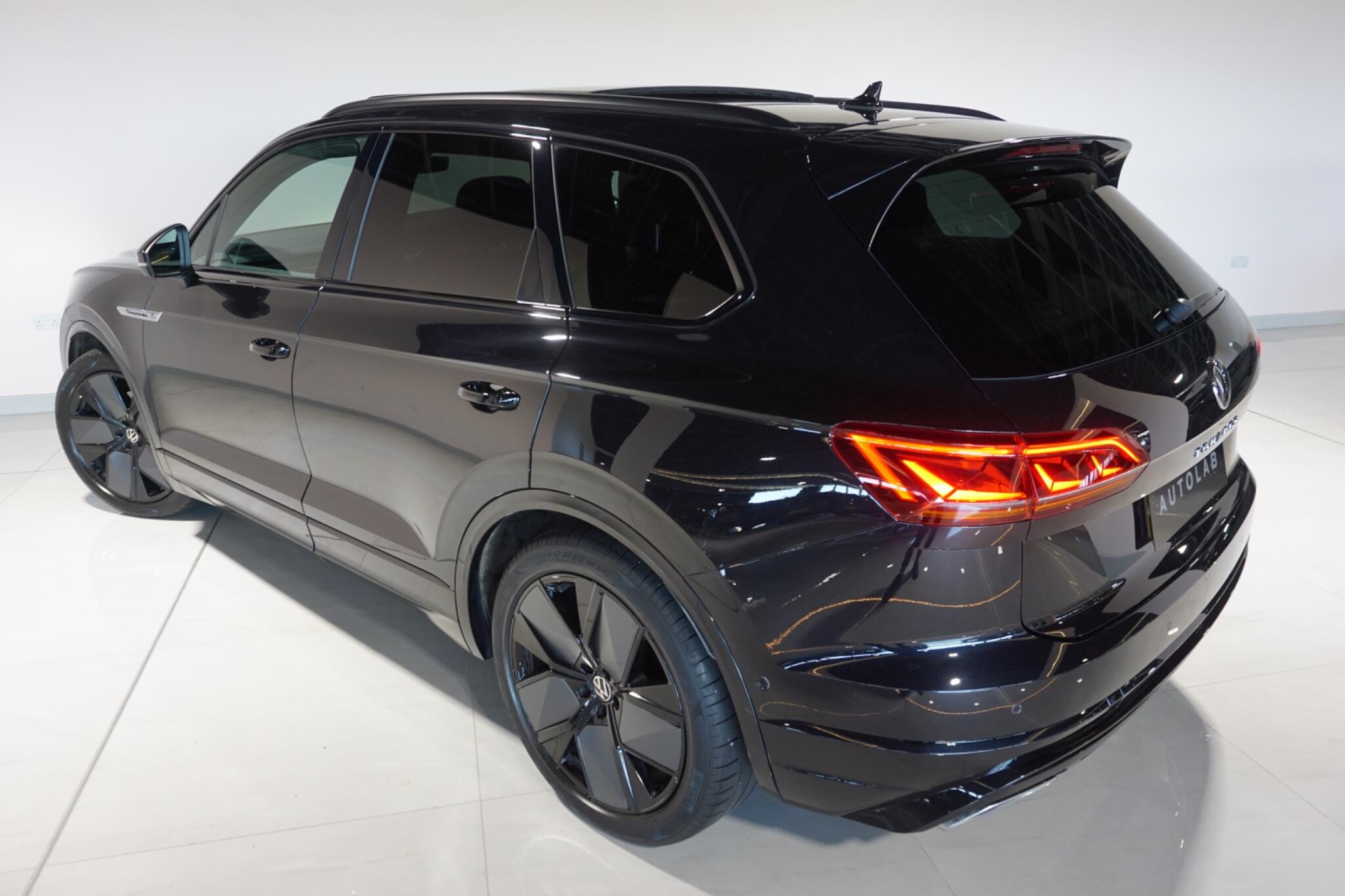 Volkswagen Touareg 3.0 TDI V6 Black Edition SUV 5dr Diesel Tiptronic 4Motion Euro 6 (s/s) (286 ps)